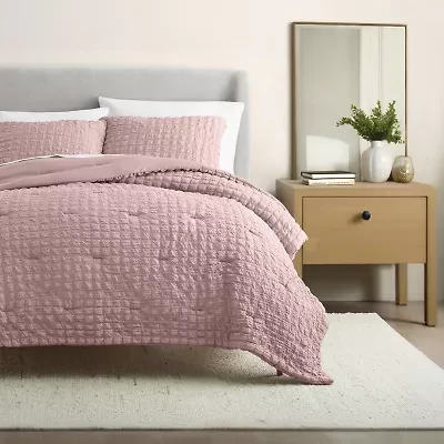 Casual Comfort Textured Seersucker Down Alternative Lightweight Comforter Set