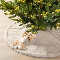 Glitzhome 48"D Reversible Faux Fox Fur/Korean Fleece Christmas Tree Skirt
