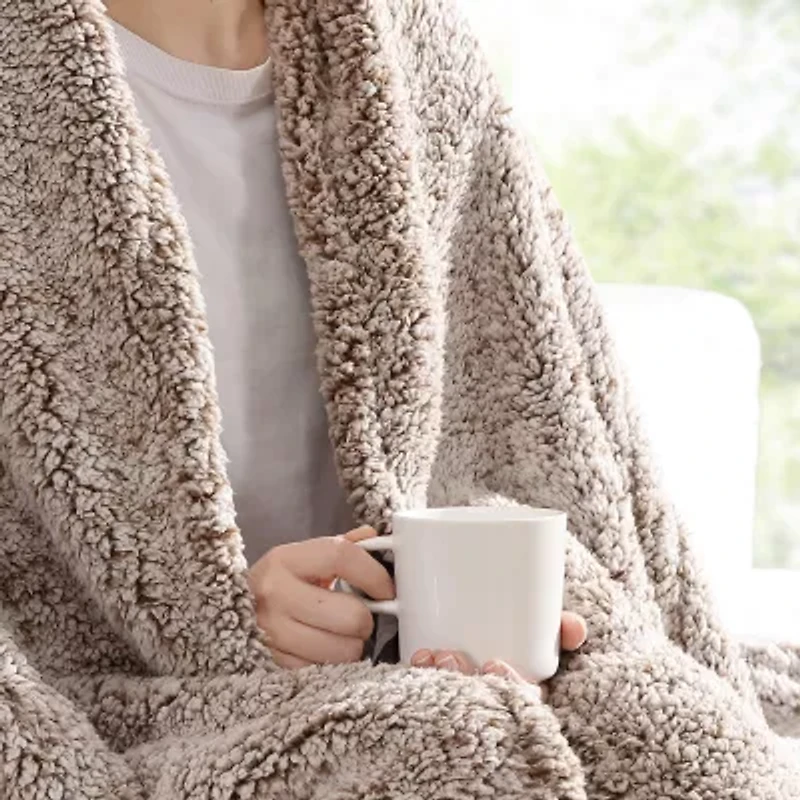 Eddie Bauer Lookout Mountain Heated Midweight Blanket