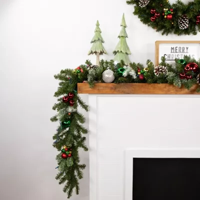 Northlight Canadian Pine Pre-Lit Christmas Indoor Garland