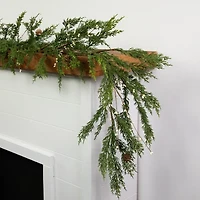 Northlight 6ft Cypress And Berry   Unlit Christmas Indoor Garland