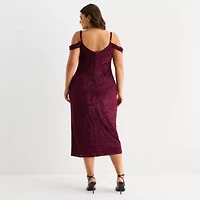 Premier Amour Womens Plus Short Sleeve Cold Shoulder Velvet Midi Sheath Dress