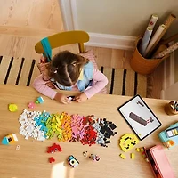 LEGO® Classic Happy Box Building Blocks 680-pc.