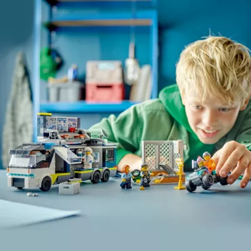 LEGO® Friends Crime Lab Truck 60418 Building Blocks 674-pc.