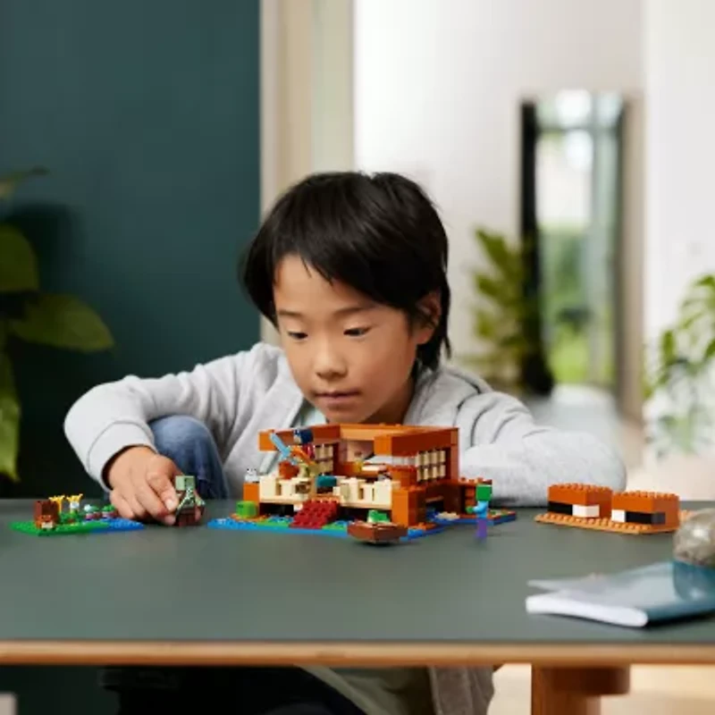 LEGO® Minecraft® Frog House Building Blocks 400-pc.