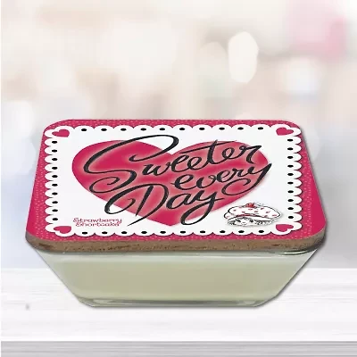 Courtside Market Strawberry Shortcake 20 Oz Sweeter Candy Dish Scented Jar Candle