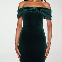 Premier Amour Womens Off The Shoulder Short Sleeve Velvet Sheath Dress