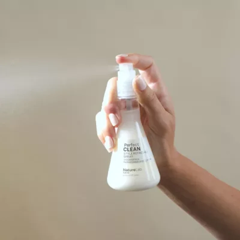 Naturelab. Tokyo Perfect Clean Style Refesher Dry Shampoo