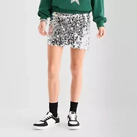 Jingle Ball Juniors Mid Rise Pleated Skirt