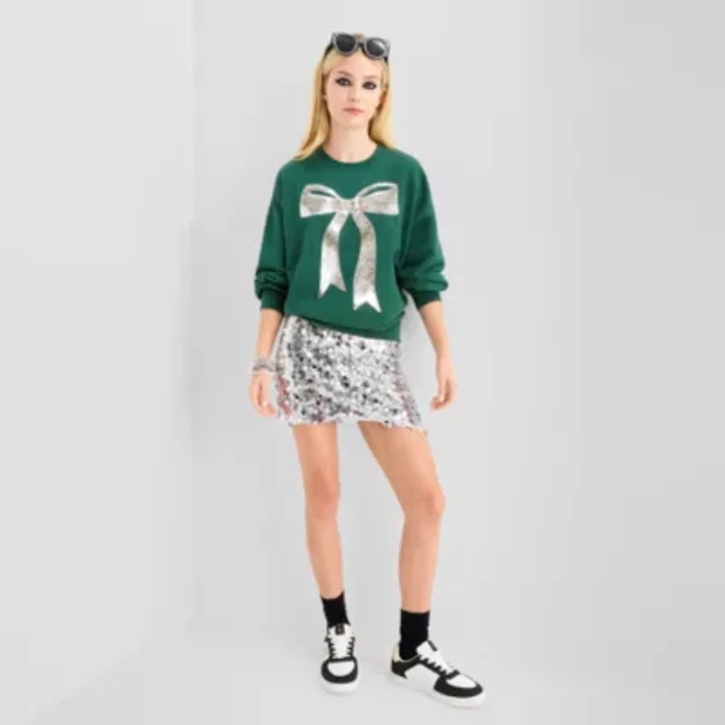 Jingle Ball Juniors Mid Rise Pleated Skirt