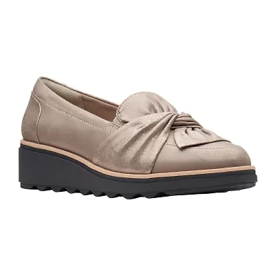 Clarks Womens Sharon Dasher Closed Toe Slip-On Shoe