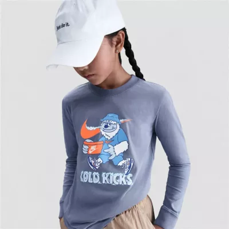 Nike Big Kid Unisex Crew Neck Long Sleeve Classic Fit Graphic T-Shirt