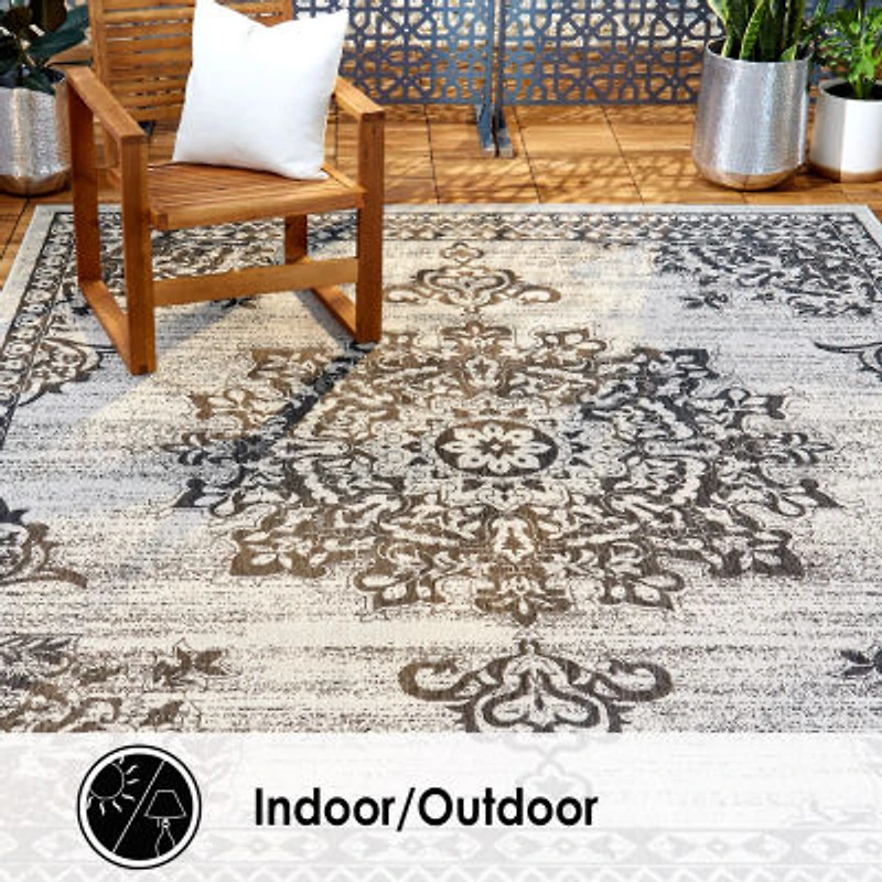 Nicole Miller Patio Country Azalea Medallion Loomed Rectangular Outdoor Area Rug