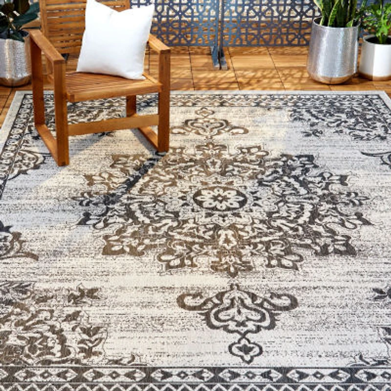 Nicole Miller Patio Country Azalea Medallion Loomed Rectangular Outdoor Area Rug