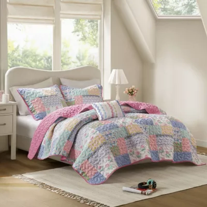 Intelligent Design Summer Patchwork Reversible Quilt Set with Decorative Pillow