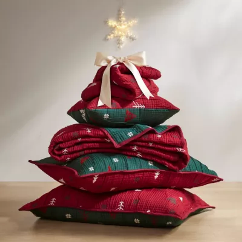 Woolrich Madison Park Holly Christmas Printed Quilt Set 3-pc. Easy Care