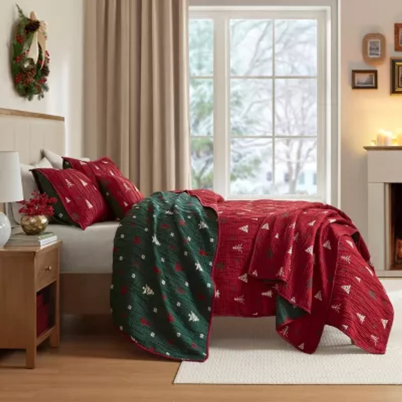Woolrich Madison Park Holly Christmas Printed Quilt Set 3-pc. Easy Care