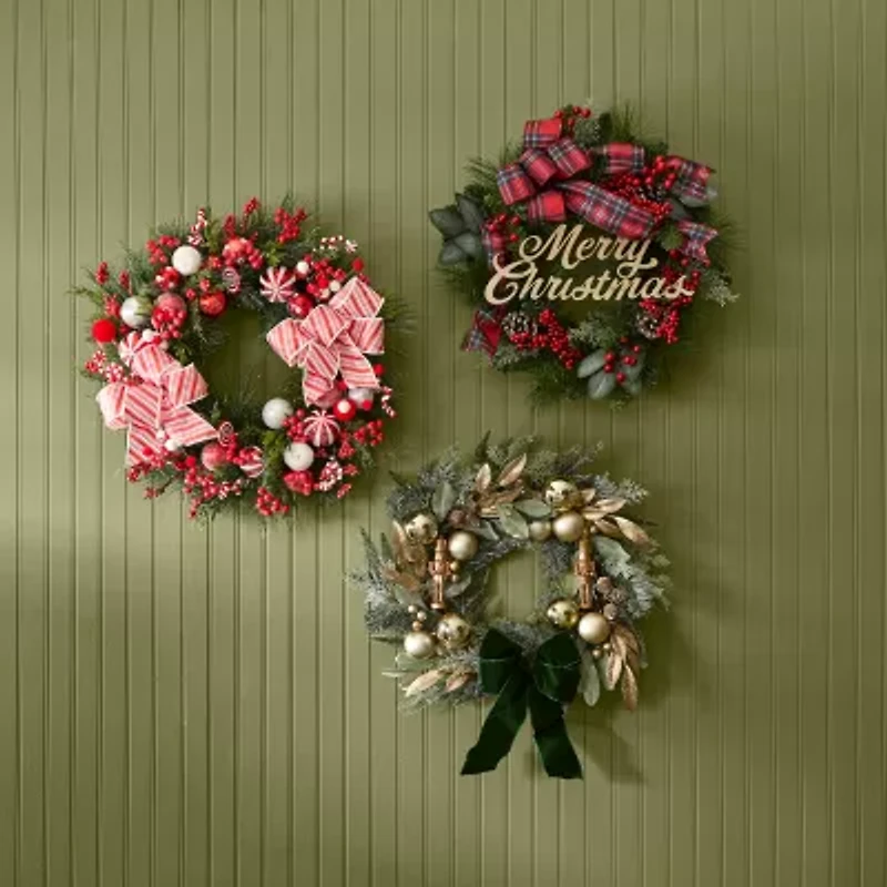 North Pole Trading Co. Gold Nutcracker Wreath