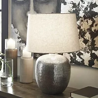 Signature Design by Ashley® Magalie Metal Table Lamp