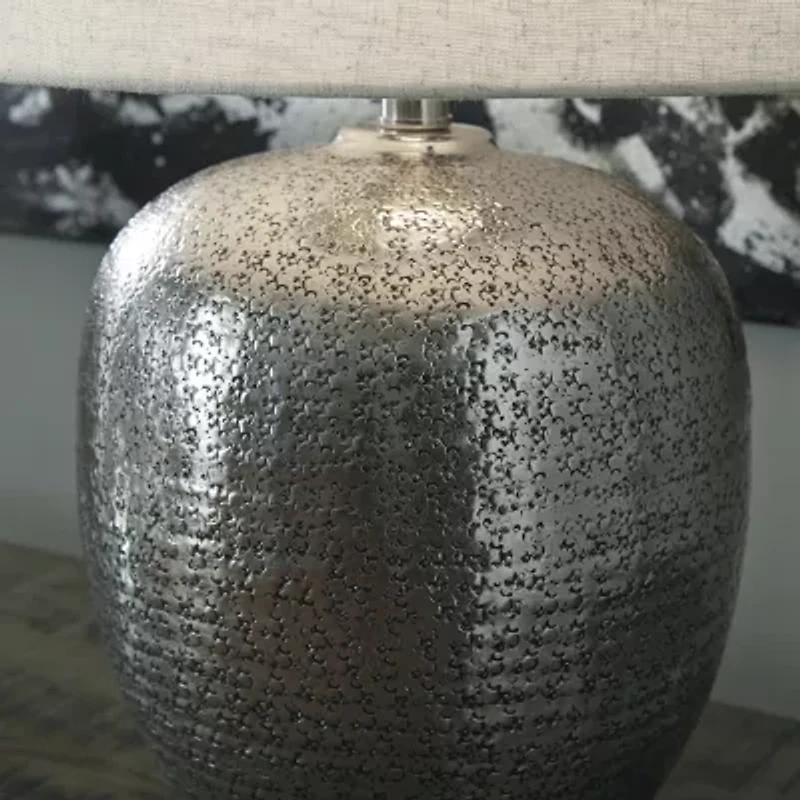 Signature Design by Ashley® Magalie Metal Table Lamp