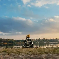 Eddie Bauer Trailhead Reversible Lightweight Throw