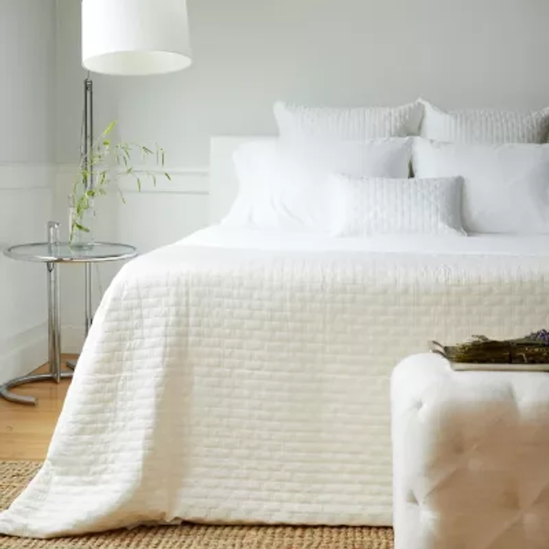 Bedvoyage Rayon from Bamboo Hem Coverlet