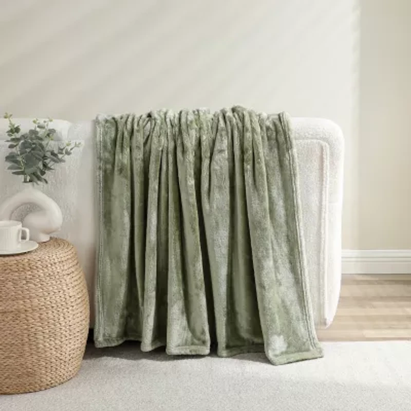 Ellora Plush Heavyweight Throw