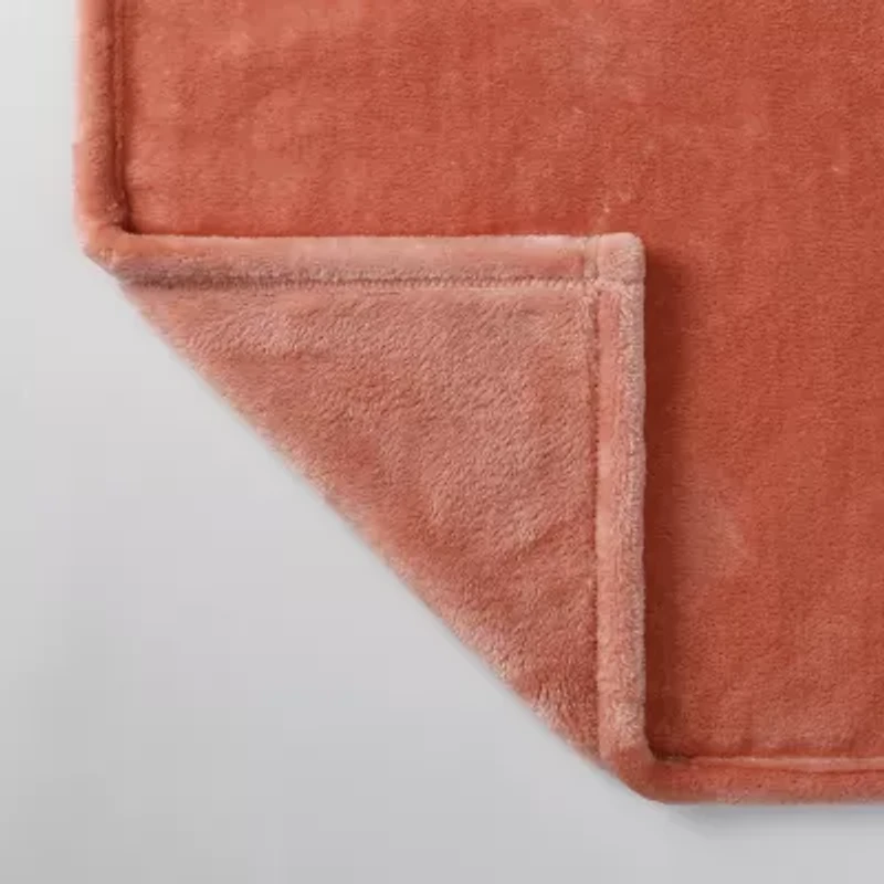 Ellora Plush Heavyweight Throw