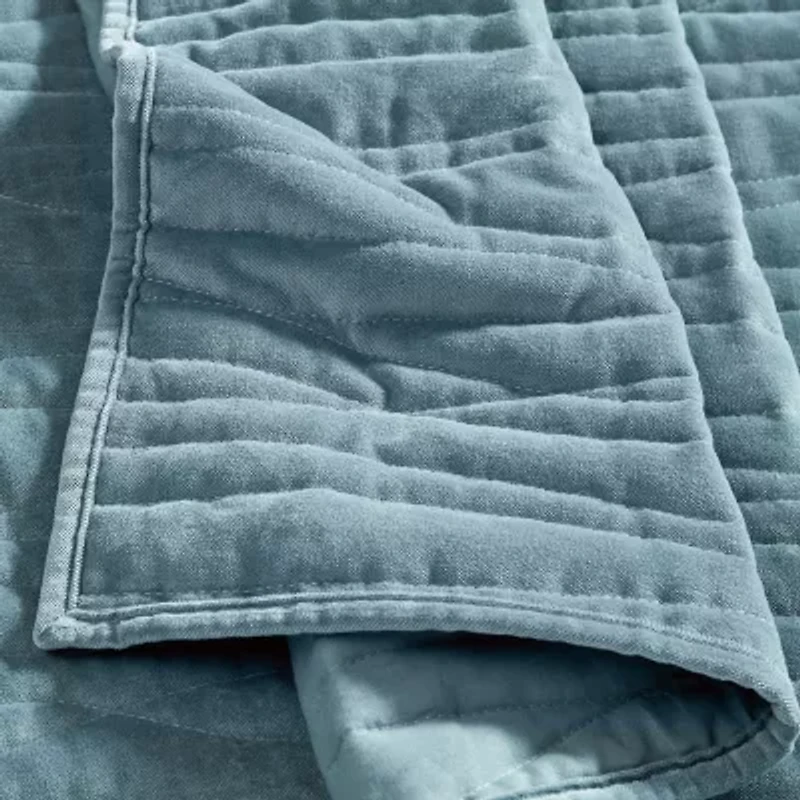 Royal Velvet Wavy Matte Cotton Quilt Set