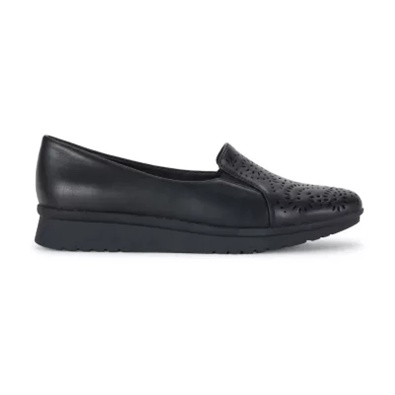 Baretraps Amry Womens Round Closed Toe Slip-On Shoe
