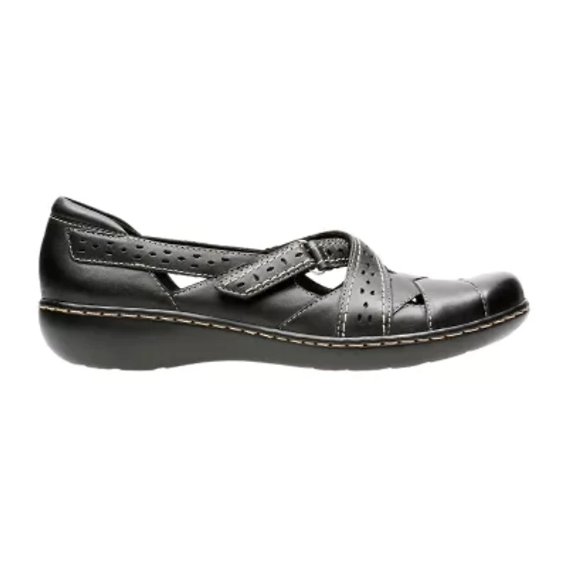 Clarks Womens Ashland Spin Q Closed Toe Slip-On Shoe