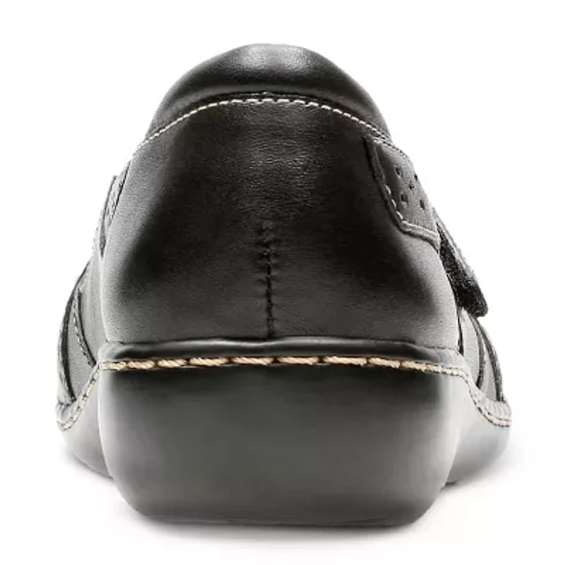 Clarks Womens Ashland Spin Q Closed Toe Slip-On Shoe