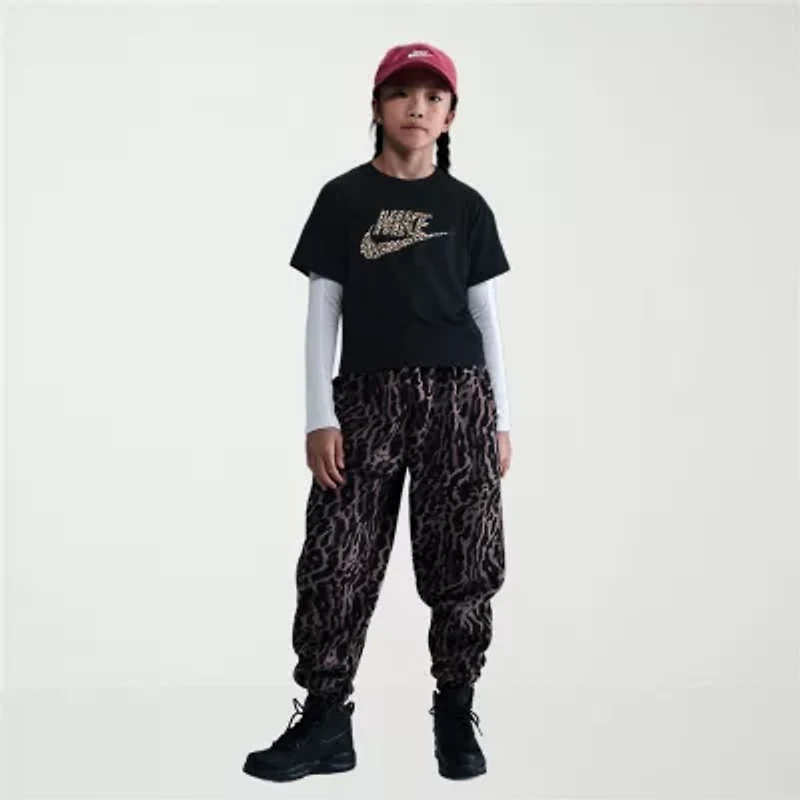 Nike Big Kid Girls Crew Neck Short Sleeve Boxy Fit Graphic T-Shirt