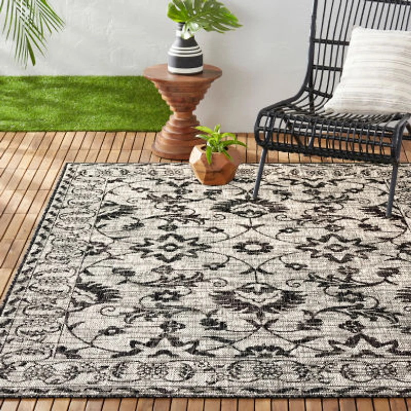 Nicole Miller Country Ayala Floral Outdoor Rectangular Area Rug