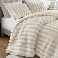 Madison Park Dahlia Faux Fur 3-pc. Midweight Comforter Set