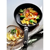 IMUSA Gusto 8" Non-Stick Frying Pan