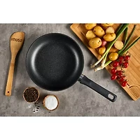 IMUSA Gusto 9.5" Non-Stick Frying Pan