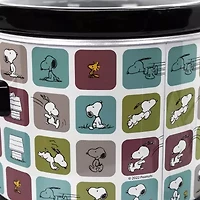 Uncanny Brands Peanuts 2 Quart Slow Cooker- Snoopy & Woodstock Appliance