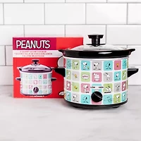 Uncanny Brands Peanuts 2 Quart Slow Cooker- Snoopy & Woodstock Appliance