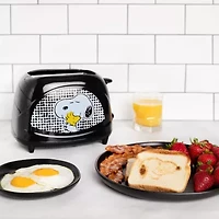 Uncanny Brands Peanuts Snoopy Two-Slice Toaster- Toasts Your Favorite Beagle On Your Toast