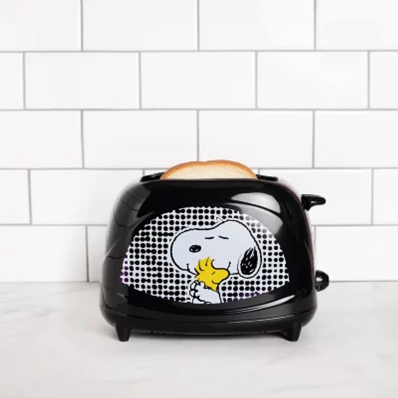 Uncanny Brands Peanuts Snoopy Two-Slice Toaster- Toasts Your Favorite Beagle On Your Toast
