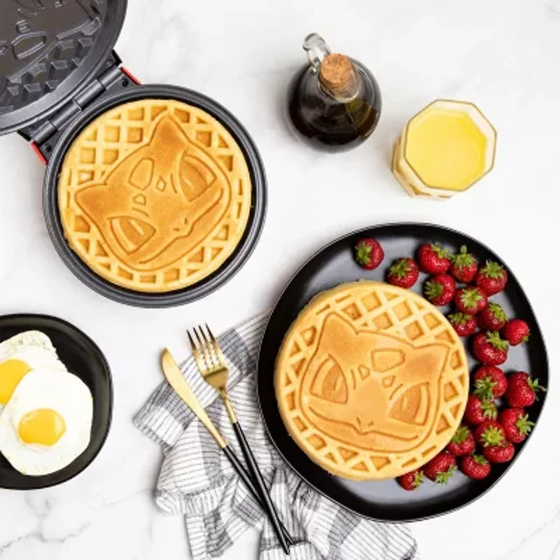 Uncanny Brands Pokémon Bulbasaur Waffle Maker - Make Bounty Bulbasaur Waffles -  Kitchen Appliance