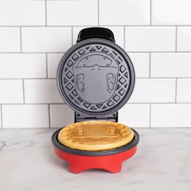 Uncanny Brands Pokémon Charmander Waffle Maker - Make Bounty Charmander Waffles - Kitchen Appliance