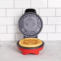 Uncanny Brands Pokémon Eevee Waffle Maker - Make Bounty Eevee Waffles -  Kitchen Appliance