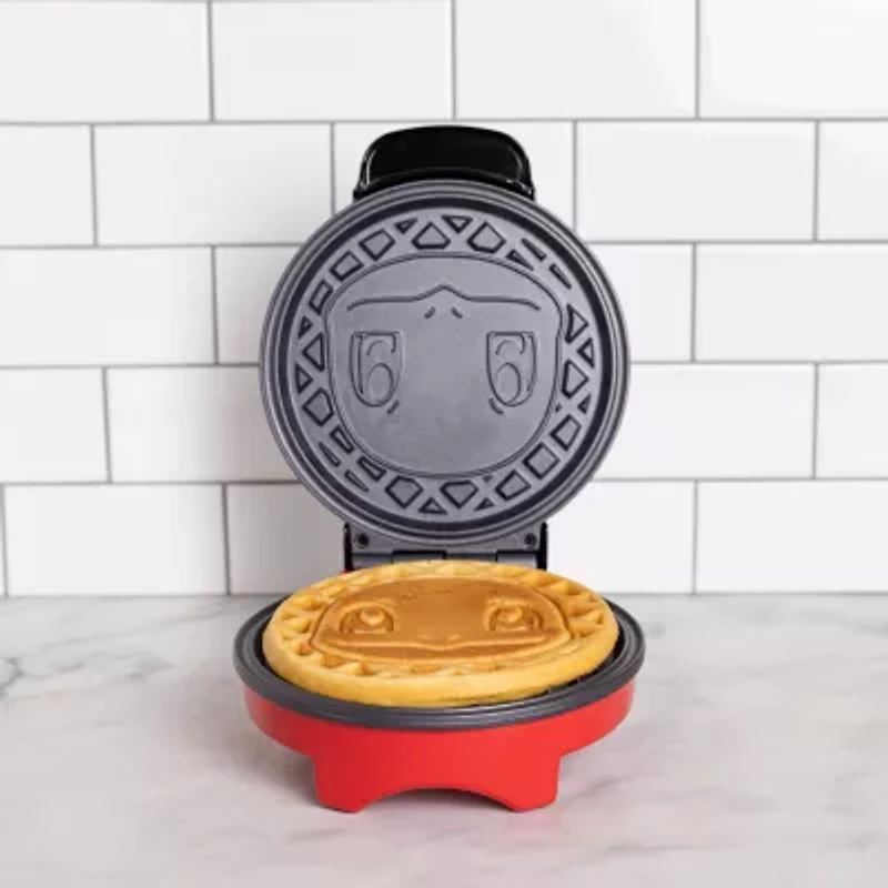 Uncanny Brands Pokémon Squirtle Waffle Maker - Make Bounty Squirtle Waffles -  Kitchen Appliance