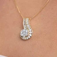 Diamond Blossom (G / Si2) Womens 2 CT. T.W. Lab Grown White Diamond 10K Gold Flower 18 Inch Pendant Necklace