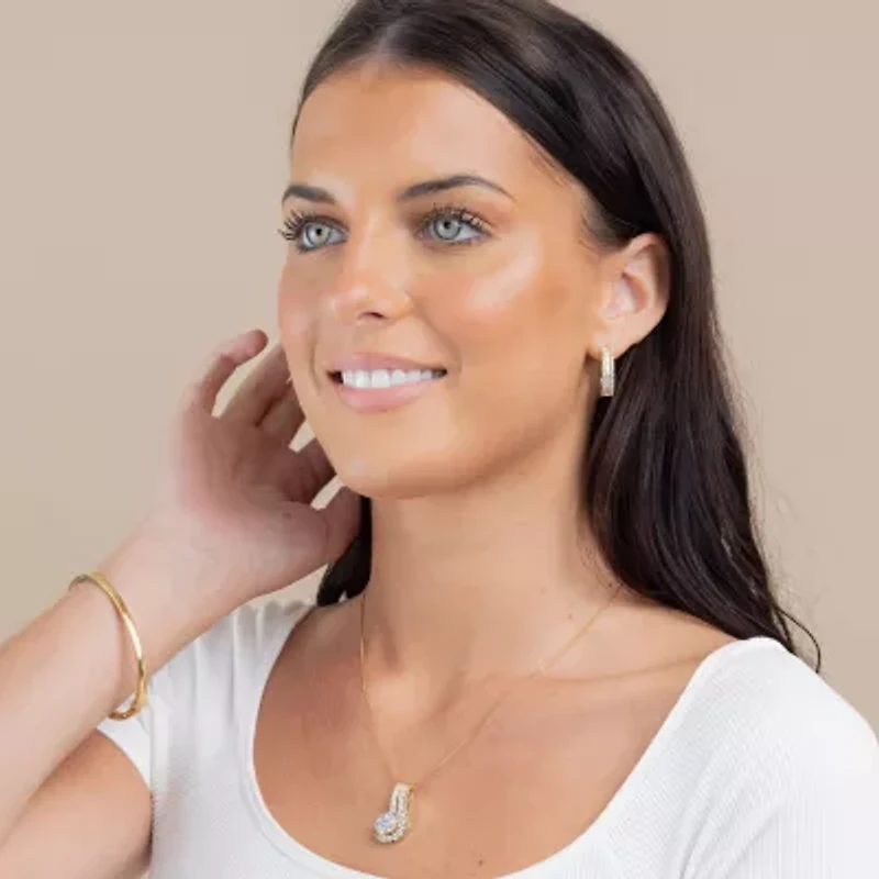 Diamond Blossom (G / Si2) Womens 2 CT. T.W. Lab Grown White Diamond 10K Gold Flower 18 Inch Pendant Necklace