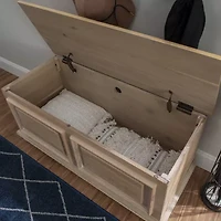 Simmons Living Room Collection Bench