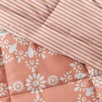 Casual Comfort Daisy Medallion Reversible Down-Alternative Comforter