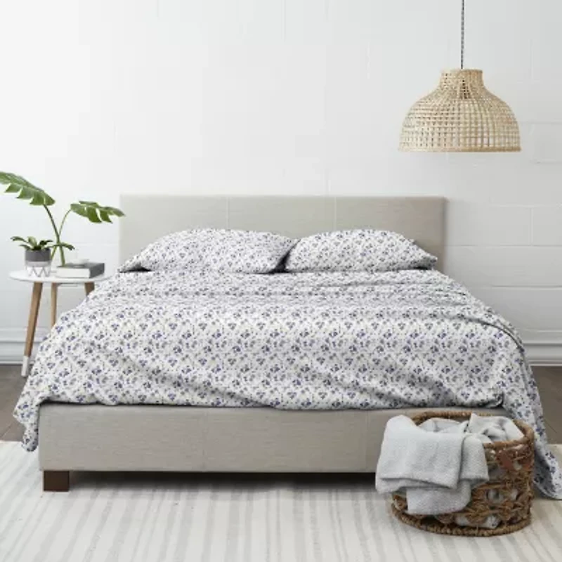 Casual Comfort™ Premium Ultra Soft Blossoms Sheet Set
